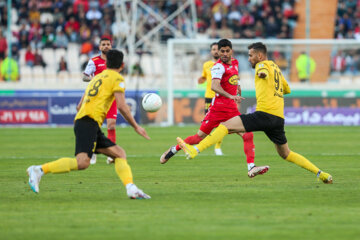 لیگ برتر فوتبال- پرسپولیس و سپاهان