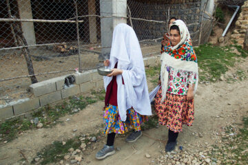 نوروز خوانی در روستای زیارت