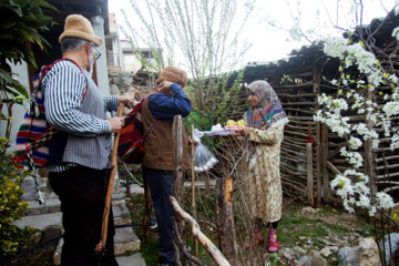 نوروز خوانی در روستای زیارت