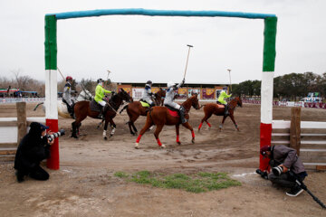 Le tournoi international de polo féminin de la Coupe Norouz 2023 a eu lieu ce lundi soir (13 mars) au club Norouz Abad Club de Téhéran, à l’issue duquel , l'équipe féminine iranienne a remporté le championnat. (Photo : Amin Jalaali)
