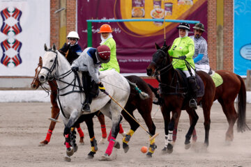 Le tournoi international de polo féminin de la Coupe Norouz 2023 a eu lieu ce lundi soir (13 mars) au club Norouz Abad Club de Téhéran, à l’issue duquel , l'équipe féminine iranienne a remporté le championnat. (Photo : Amin Jalaali)
