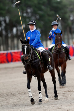 Le tournoi international de polo féminin de la Coupe Norouz 2023 a eu lieu ce lundi soir (13 mars) au club Norouz Abad Club de Téhéran, à l’issue duquel , l'équipe féminine iranienne a remporté le championnat. (Photo : Amin Jalaali)
