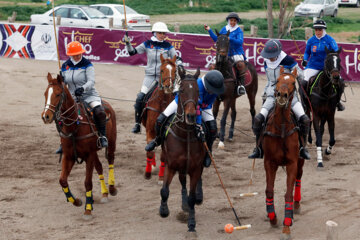 Le tournoi international de polo féminin de la Coupe Norouz 2023 a eu lieu ce lundi soir (13 mars) au club Norouz Abad Club de Téhéran, à l’issue duquel , l'équipe féminine iranienne a remporté le championnat. (Photo : Amin Jalaali)
