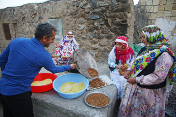 آئین سنتی چهارشنبه‌ سوری در روستای نواسر هوراند