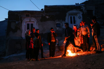آئین سنتی چهارشنبه‌ سوری در روستای نواسر هوراند