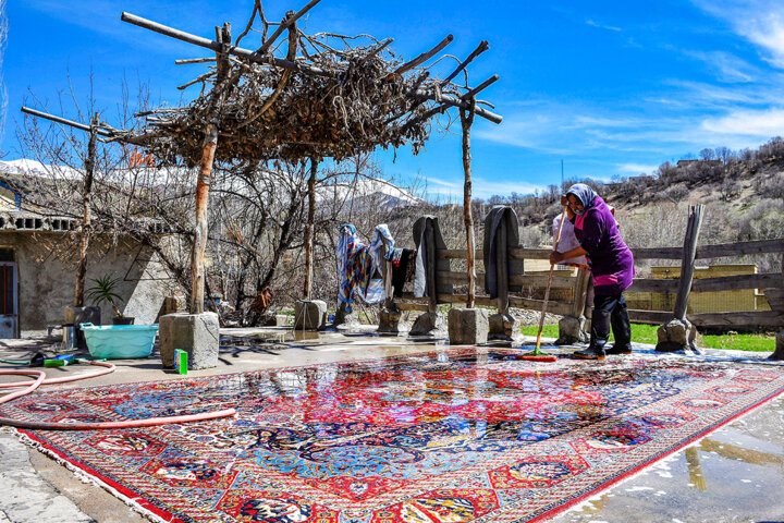 خانه تکانی؛ یک دورهمی کاری خانوادگی