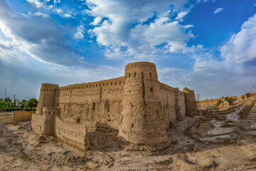 قلعه ابرند آباد