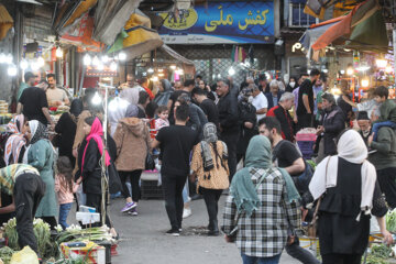 El bazar de Rasht en vísperas del Año Nuevo
