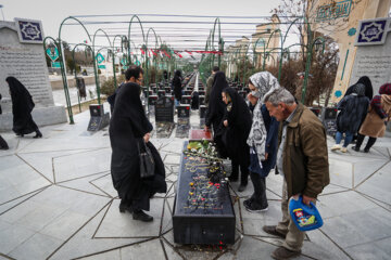 آخرین پنجشنبه سال در آرامستان های همدان