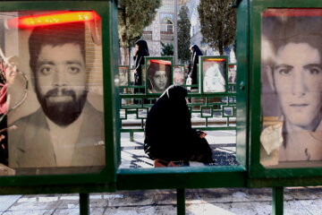 مزار شهدای چیذر در آخرین پنج شنبه سال