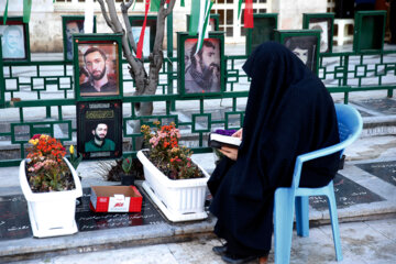 مزار شهدای چیذر در آخرین پنج شنبه سال