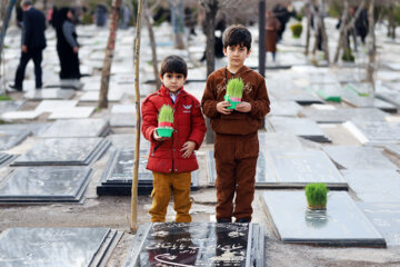 آخرین پنجشنبه سال در آرامستان های زنجان