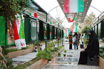 قاضی‌زاده هاشمی درگذشت مادر شهید سردار دقایقی را تسلیت گفت