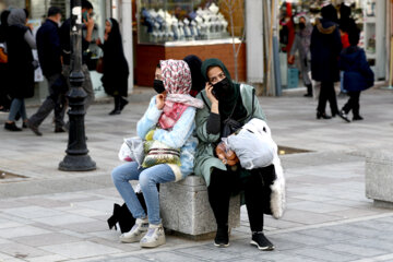 À l'approche de Norouz, la foule à Hamadān pour les derniers achats