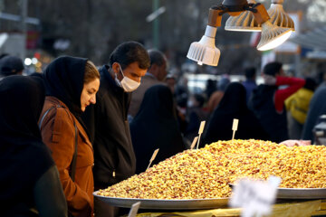 À l'approche de Norouz, la foule à Hamadān pour les derniers achats