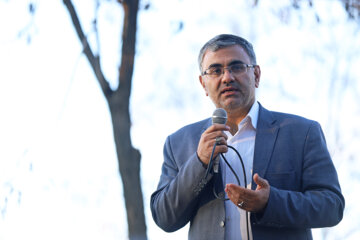 تصویر روز... جشن خانوادگی استقبال از بهار- زنجان