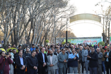 تصویر روز... جشن خانوادگی استقبال از بهار- زنجان