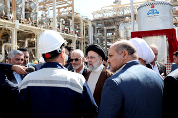 Le Président de la République islamique d’Iran, Seyyed Ebrahim Raissi, s'est rendu ce lundi matin 20 mars (et à la veille du Nouvel An 1402 iranien) dans la province méridionale du Khouzestan pour inaugurer la deuxième phase de la raffinerie d'Abadan. (Photo : Mahdi Bolourian)