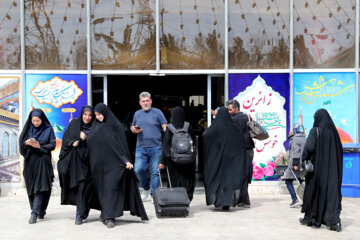 ورود مسافران نوروزی به مشهد