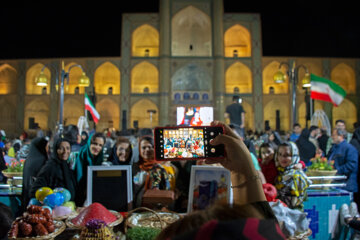 A Yazd, les meilleurs moments du spectacle du Nouvel An sur la place Amir Chakhmaq
