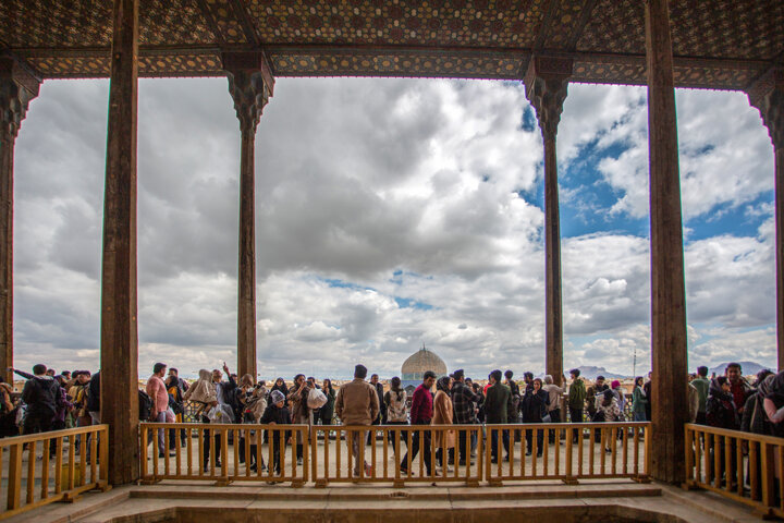 چالش های گردشگری اصفهان در هنگامه خشکی زاینده رود