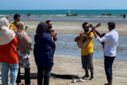جزیره نشینان و گردشگران نوروزی قشم به استقبال روز طبیعت رفتند