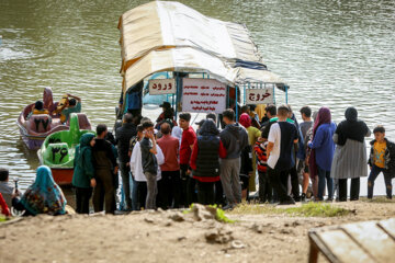 گردشگران نوروزی درباغ جهانی عباسآباد