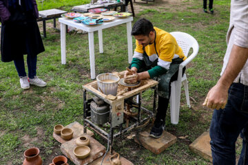 گردشگران نوروزی درباغ جهانی عباسآباد