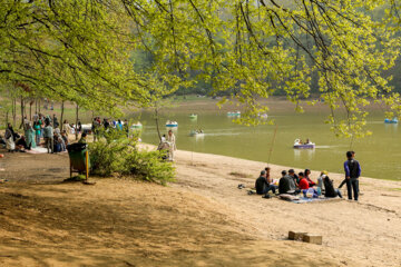 گردشگران نوروزی درباغ جهانی عباسآباد