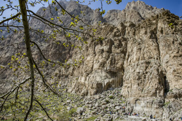 گردشگران نوروزی در بیستون