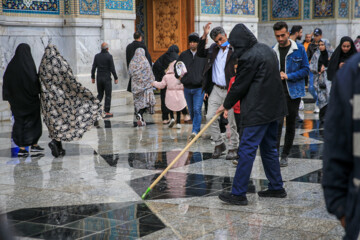 بارش باران بهاری در حرم رضوی