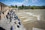 Isfahan’s Zayanderud hosts Nowruz tourists