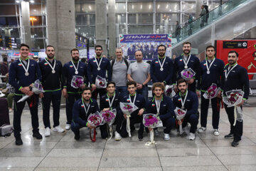 تیم ملی واترپلو با مدال نقره به ایران بازگشت