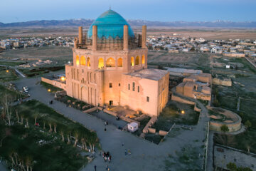  Cúpula Soltaniyé, la joya turística de la provincia noroccidental iraní de Zanyán