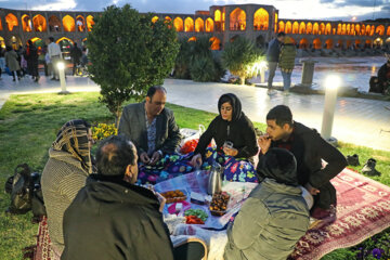 Iftar, l'heure de la rupture du jeûne à Ispahan 