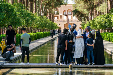 La ciudad central de Yazd recibe a los turistas de Noruz