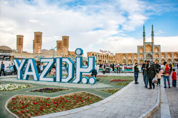 La ciudad central de Yazd recibe a los turistas de Noruz