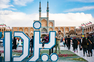 La ciudad central de Yazd recibe a los turistas de Noruz