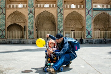 La ciudad central de Yazd recibe a los turistas de Noruz