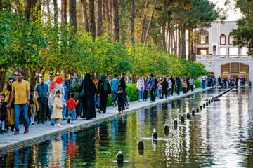 La ciudad central de Yazd recibe a los turistas de Noruz