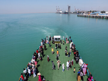 صنایع بزرگ خوزستان در توسعه زیرساخت های گردشگری دریایی مشارکت کنند