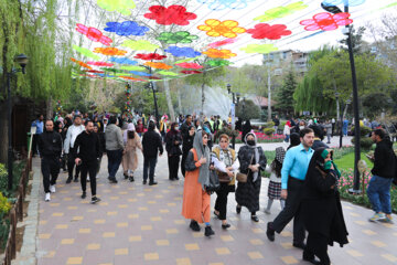 نهمین جشنواره لاله ها در کرج