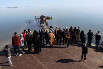 El lago de Urmía en el Día de la Naturaleza 