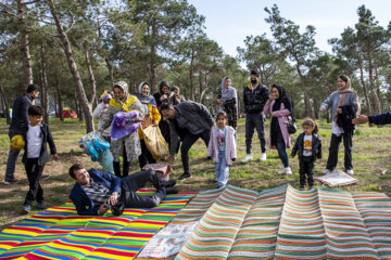 Journée de la nature au parc Tchitgar de Téhéran