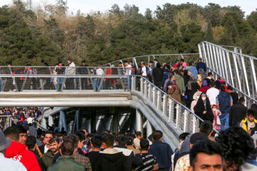 Iran: Sizdah Be-dar, Journée de la nature sur le pont Nature de Téhéran