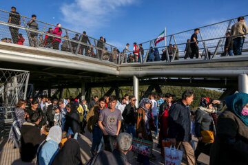 Iran: Sizdah Be-dar, Journée de la nature sur le pont Nature de Téhéran