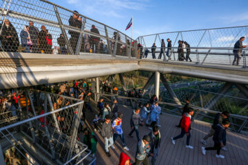 Iran: Sizdah Be-dar, Journée de la nature sur le pont Nature de Téhéran