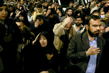Ceremonia de despedida de los mártires defensores de los santuarios sagrados en Teherán
