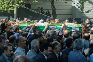 Funérailles d’un conseiller militaire du CGRI tués en martyr lors des assauts aériens menés par Israël