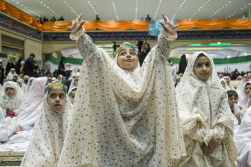 Une fête pour célébrer le Premier jeûne du Ramadan des enfants intitulée « les cris de la joie des anges » avec la présence de 400 filles qui observaient leur premier jeûne a eu lieu le vendredi soir (7 avril 2023) à Gorgan au nord de l’Iran. (Photo : Rahela Hesari)